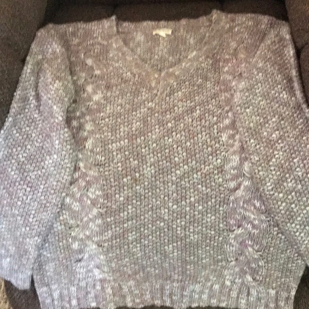 Cable knit long sleeved sweater